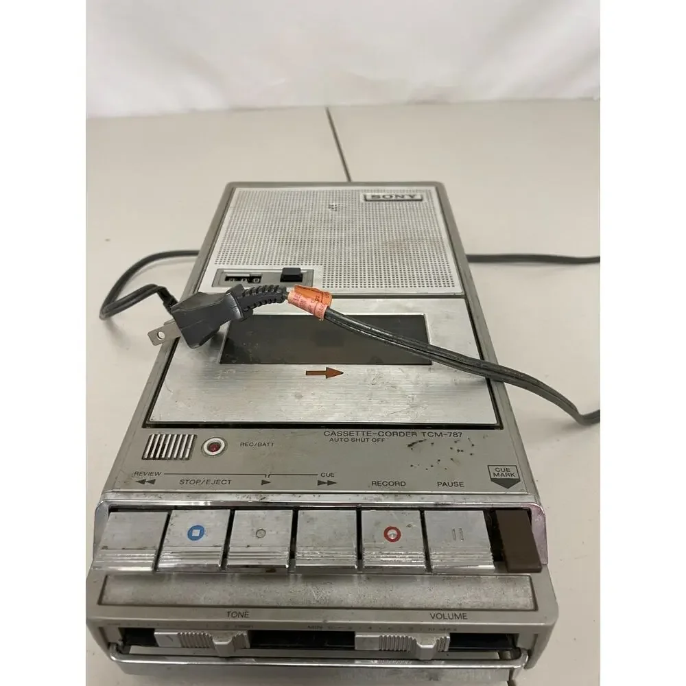 Vintage Sony TCM-787 Silver CASSETTE Corder Tape PLAYER With PLUG Untested